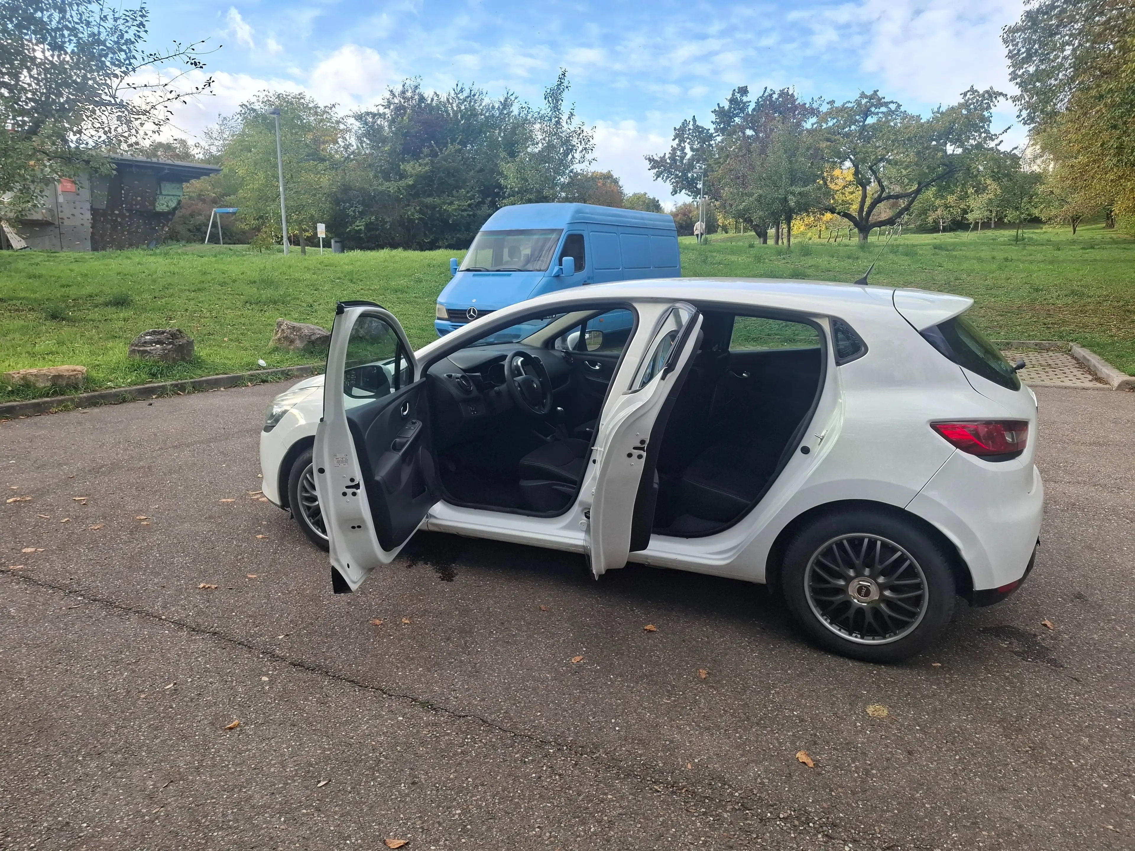 Renault Clio — photo 13