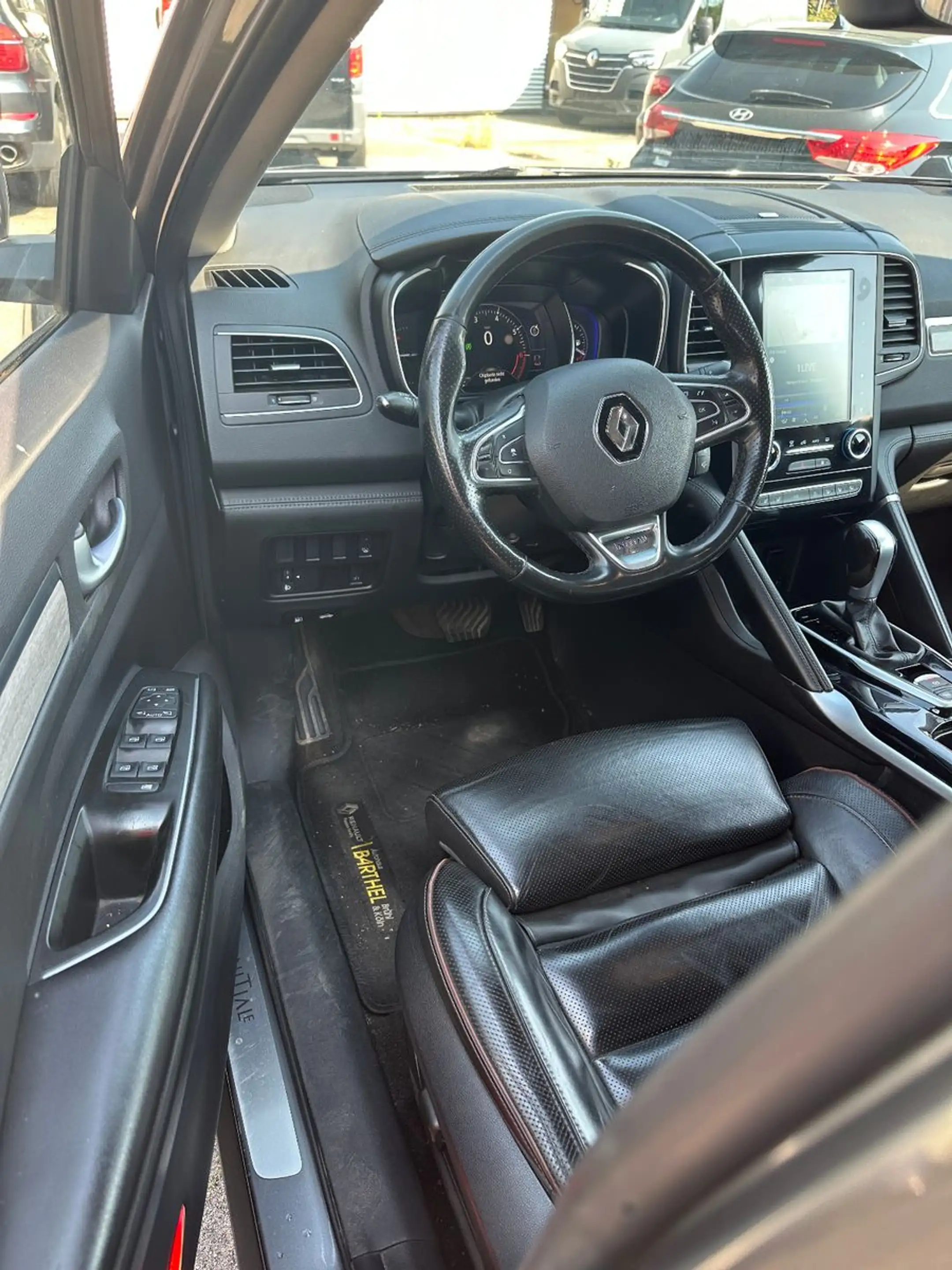 Renault Koleos Initiale Paris — photo 13