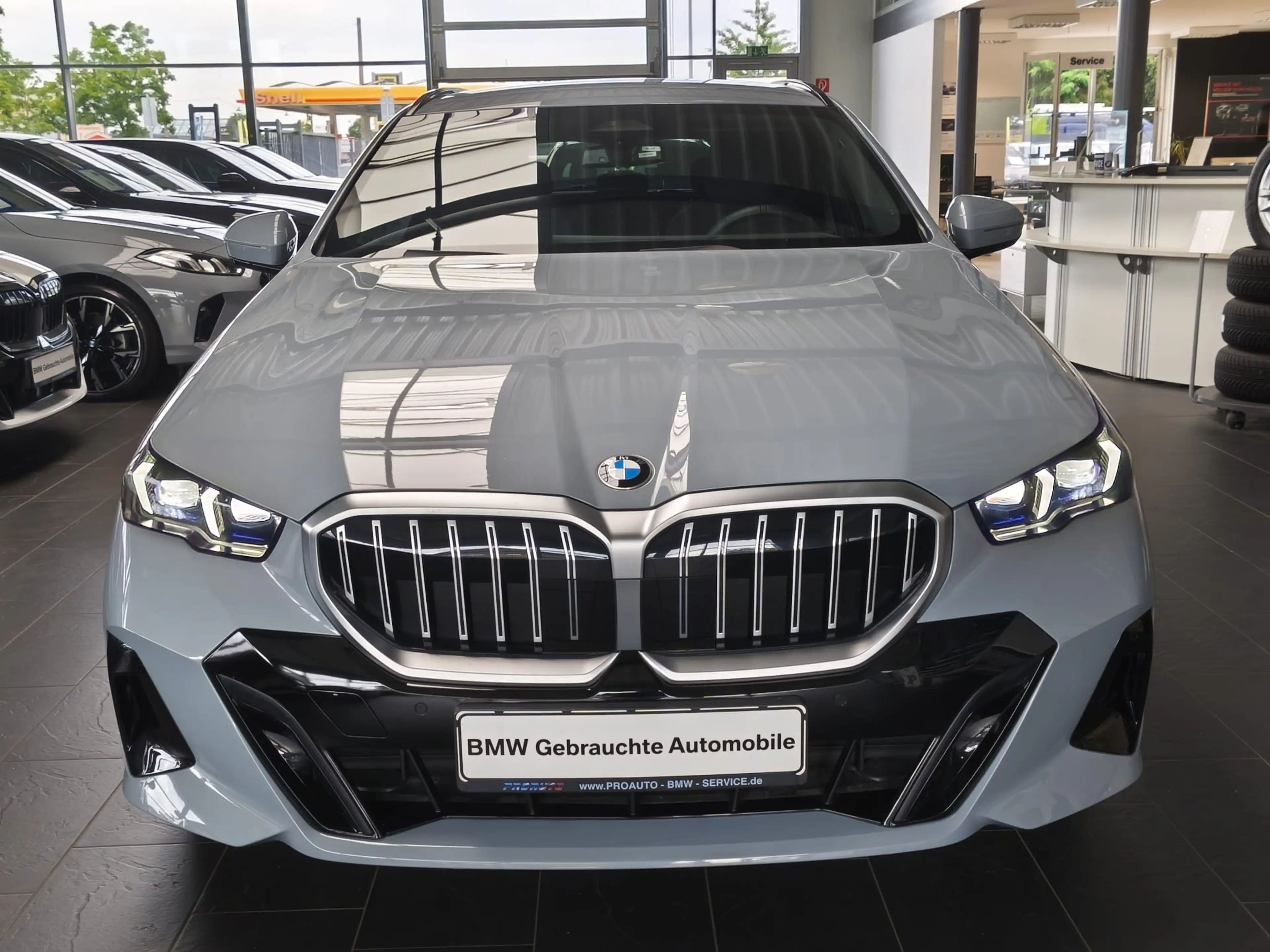 BMW 520 d xDrive M Sport Tour AHK/RFK/H&K/ACC/20" — photo 2