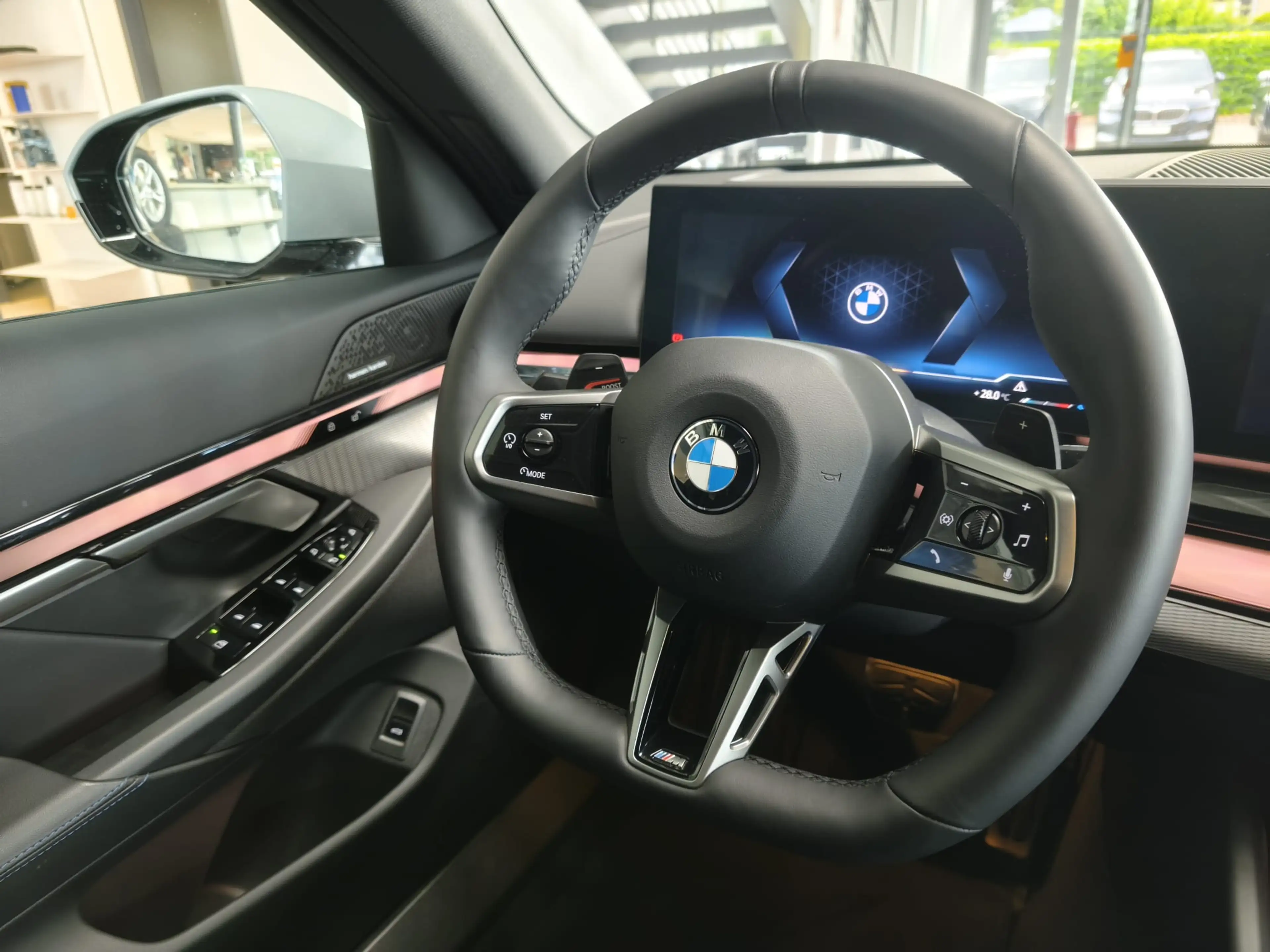 BMW 520 d xDrive M Sport Tour AHK/RFK/H&K/ACC/20" — photo 10