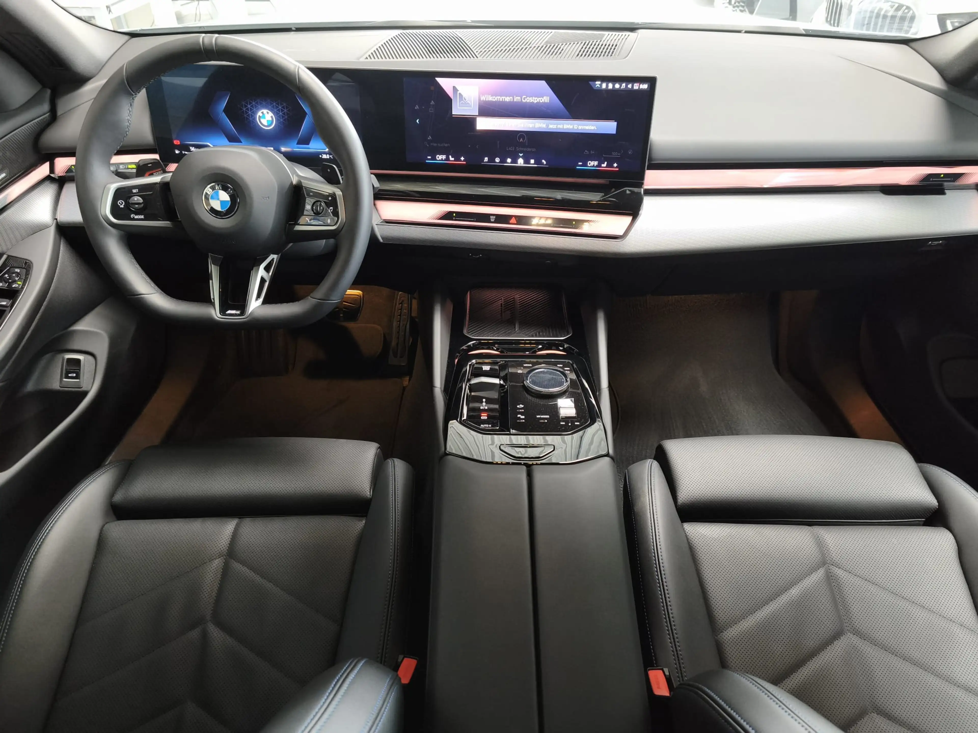 BMW 520 d xDrive M Sport Tour AHK/RFK/H&K/ACC/20" — photo 9