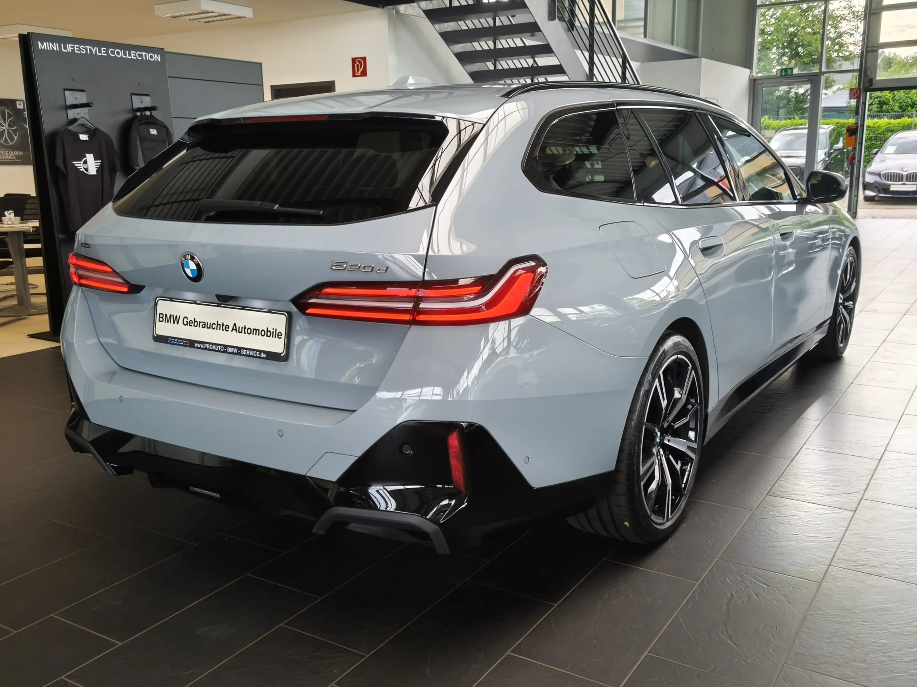 BMW 520 d xDrive M Sport Tour AHK/RFK/H&K/ACC/20" — photo 4