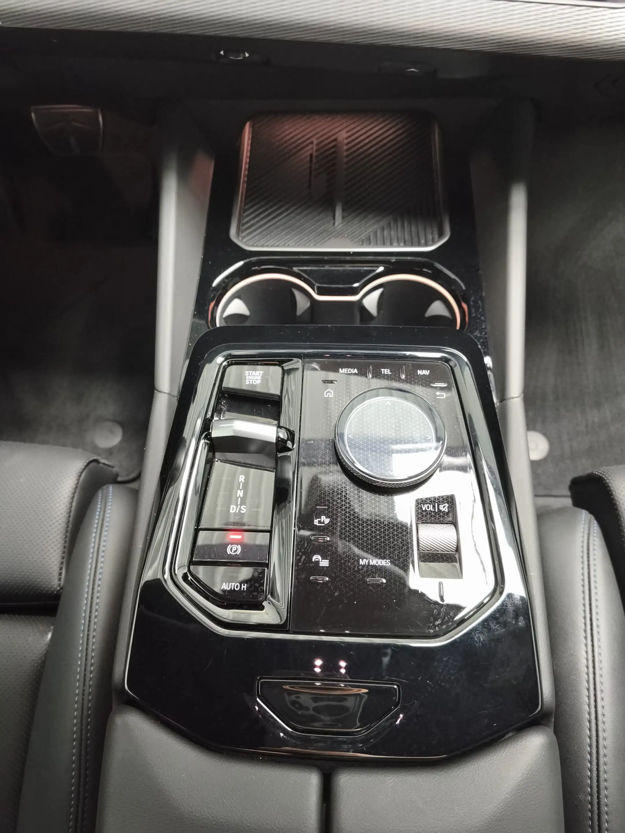 BMW 520 d xDrive M Sport Tour AHK/RFK/H&K/ACC/20" — photo 12