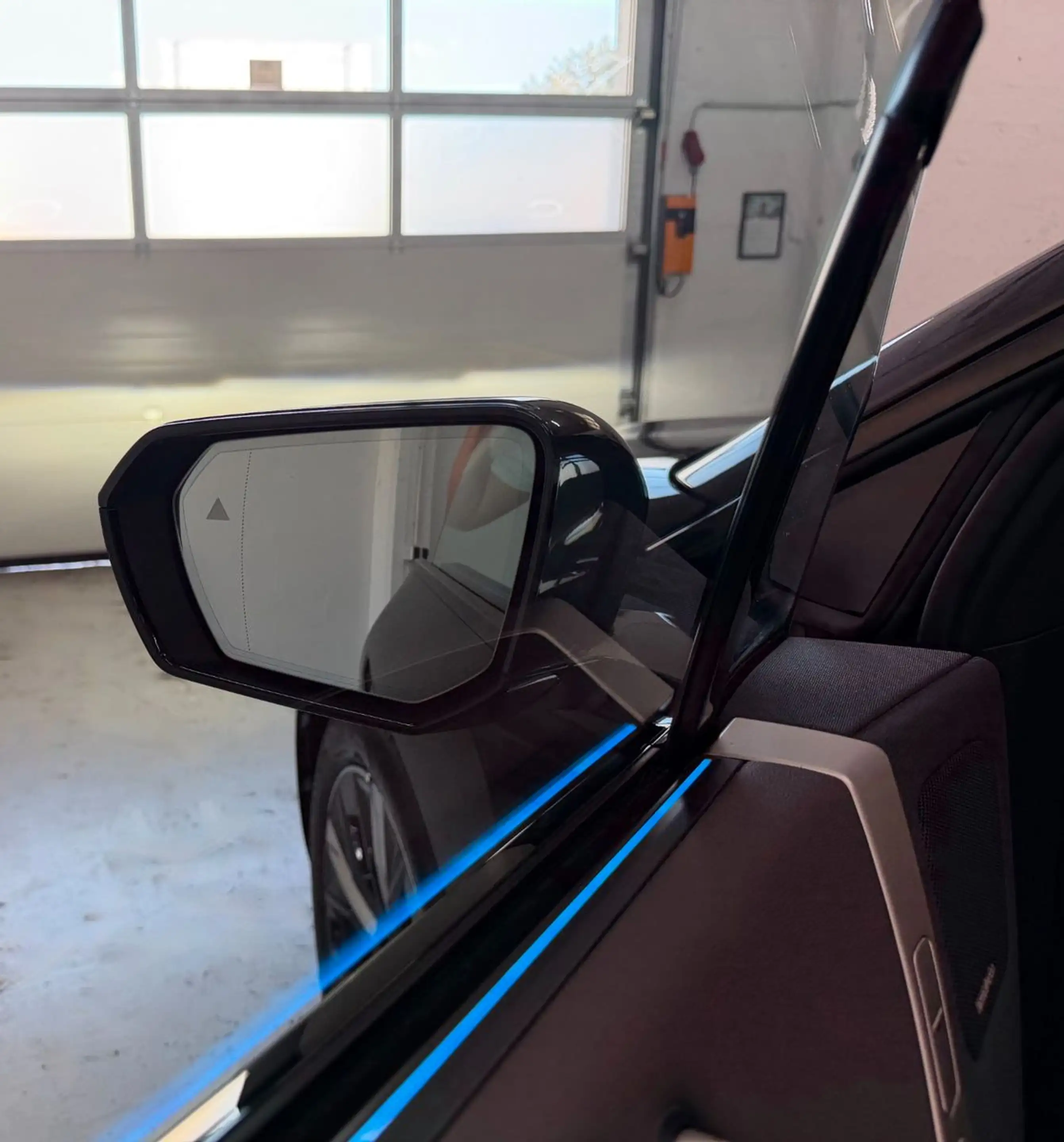 BMW iX 40 Sport Keyless-Go Leder Driving As Pro. H&K — photo 13