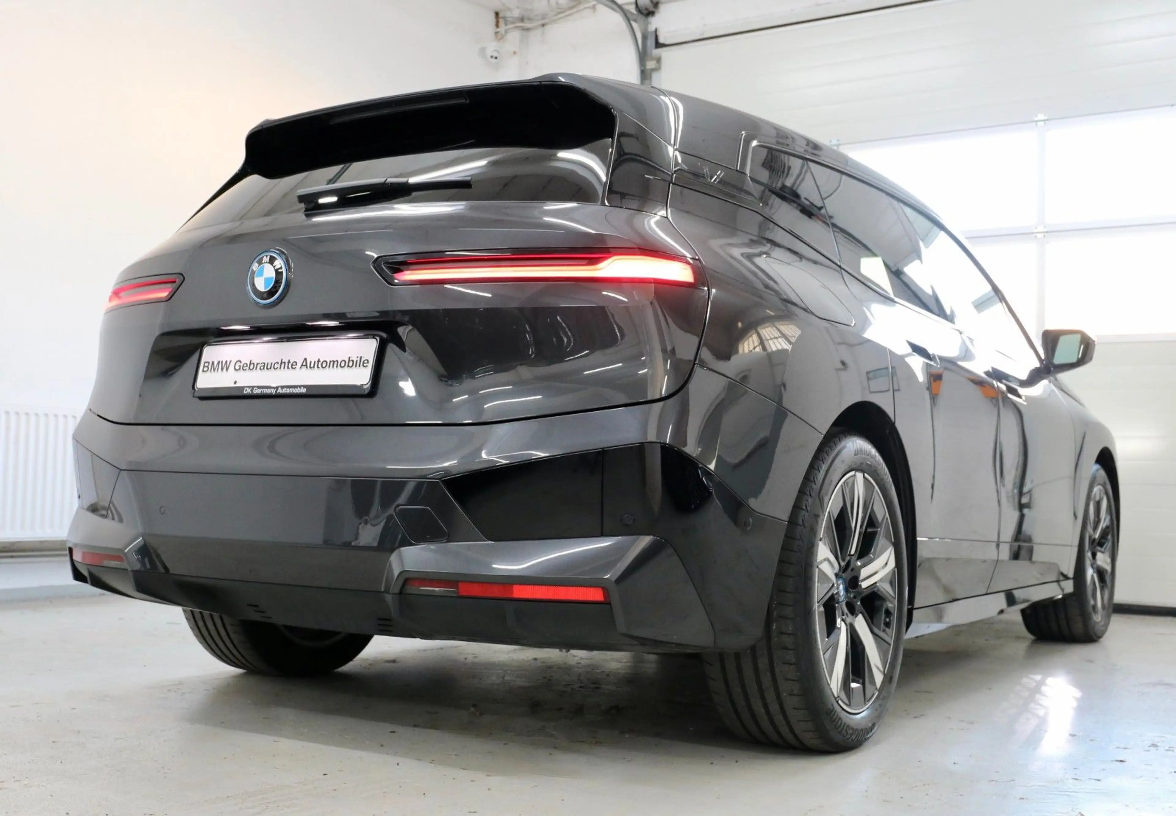 BMW iX 40 Sport Keyless-Go Leder Driving As Pro. H&K — photo 6