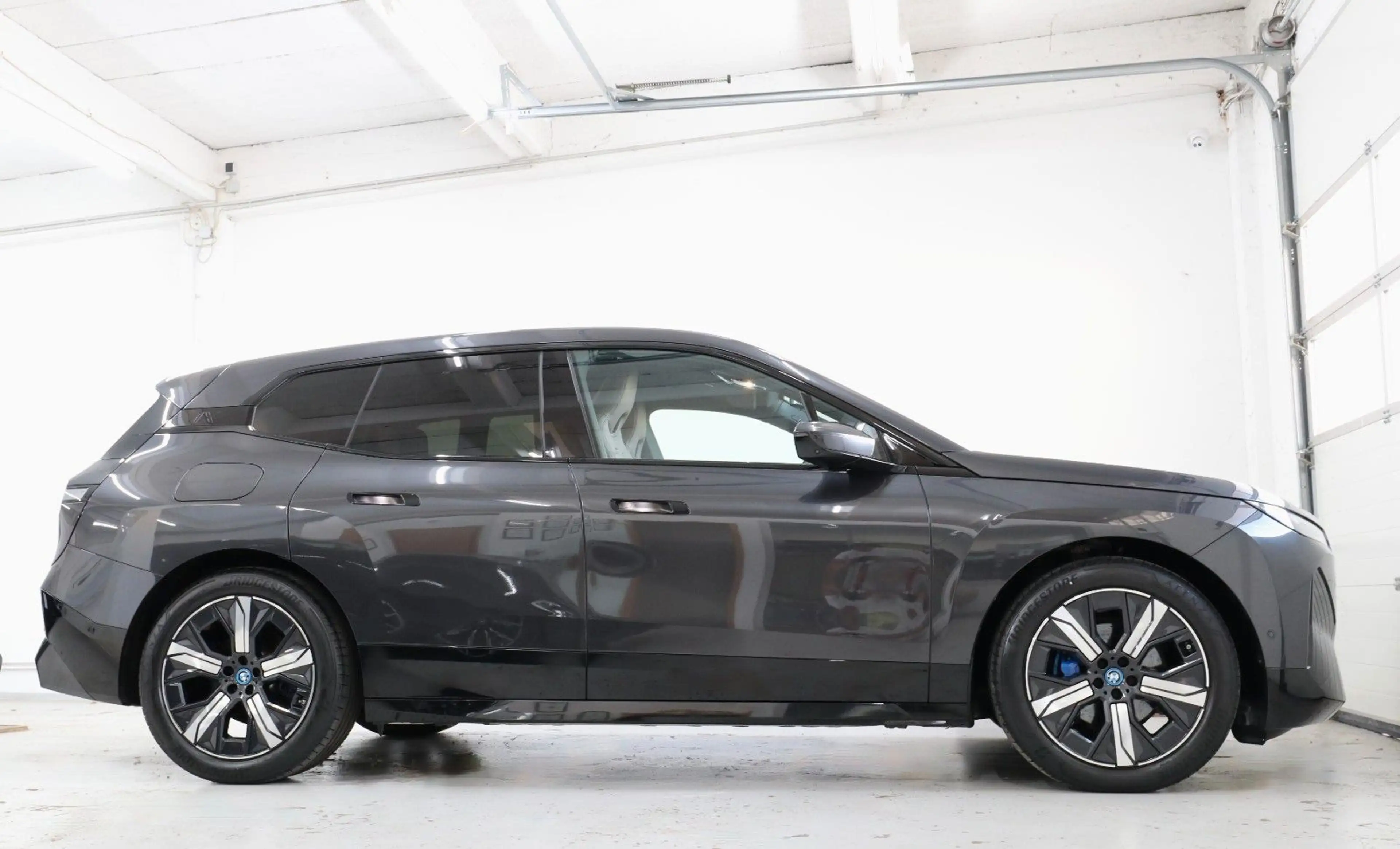 BMW iX 40 Sport Keyless-Go Leder Driving As Pro. H&K — photo 5