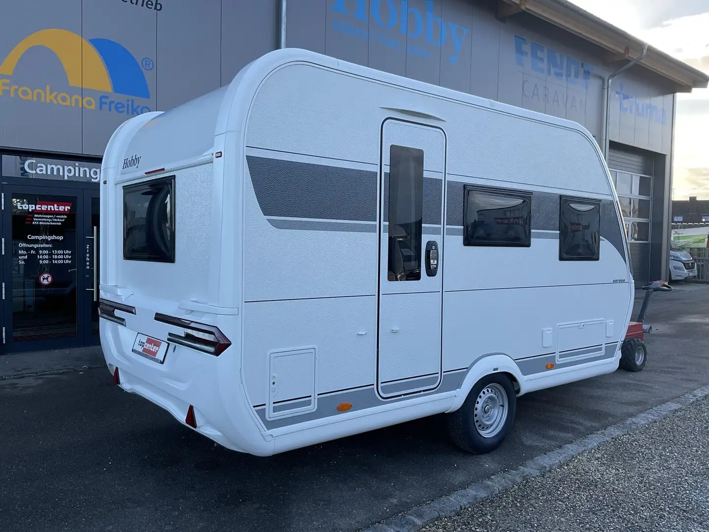 Hobby OnTour 390 SF Modell 2025/GasAußen/Bugfenster Weiß - 2