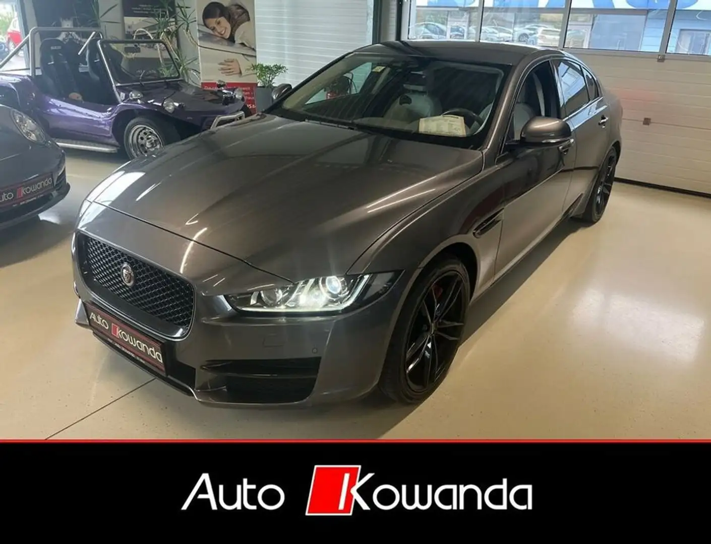 Jaguar XF XE 20d AWD Portfolio Aut. -Top Ausstattung Grey - 1