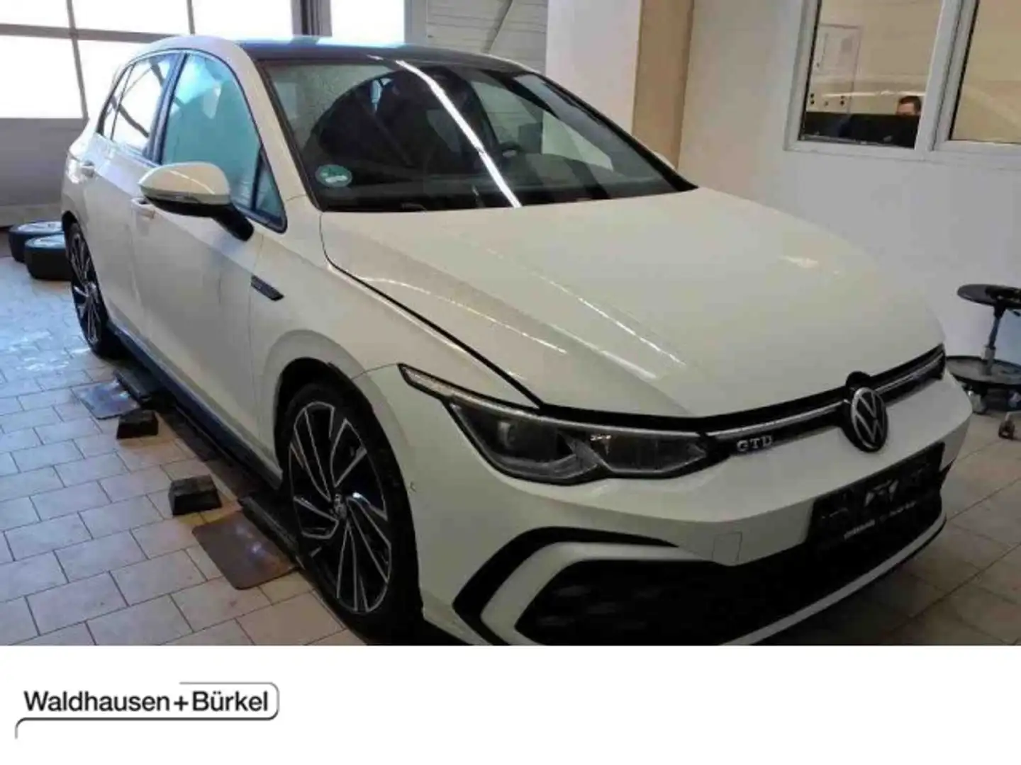 Volkswagen Golf VIII GTD 2.0 TDI DSG Panorama Klima Navi Weiß - 1