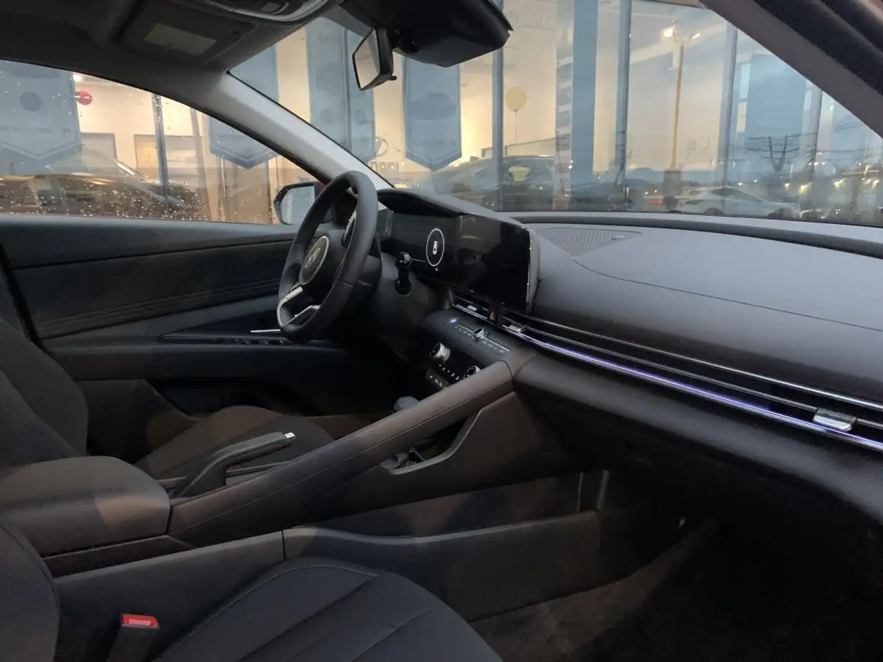 Hyundai ELANTRA снимка Hyundai ELANTRA