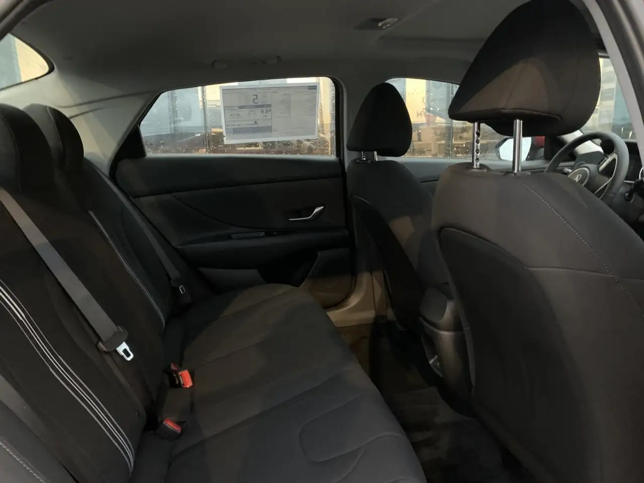 Hyundai ELANTRA снимка Hyundai ELANTRA