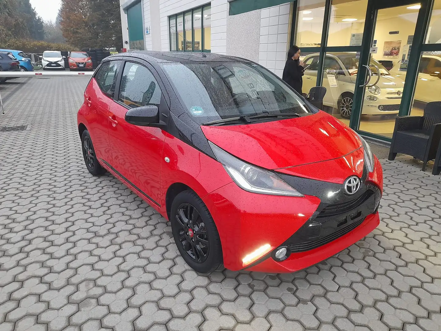 Toyota Aygo Aygo 5p 1.0 x-black tss Rouge - 2