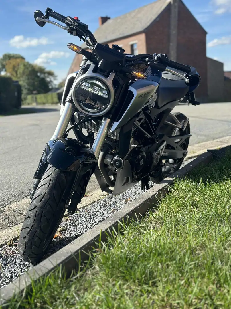 Honda CB 125 Abs, Sabot moteur, porte plaque court, retro bas - 1