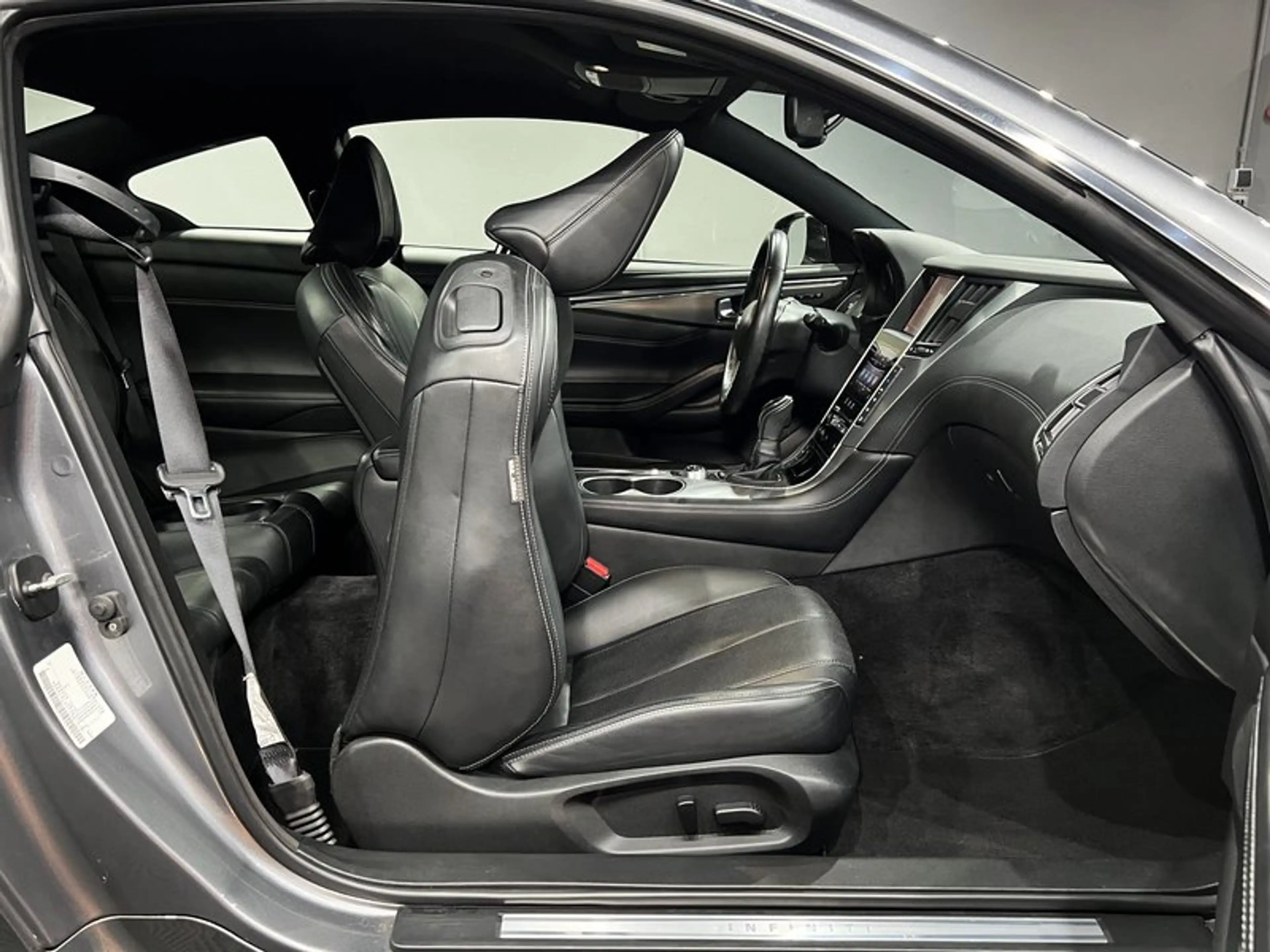 Infiniti Q60 2.0 t SportTech|5*JAHRE*GARANTIE| AUTOM|LEDER — photo 10
