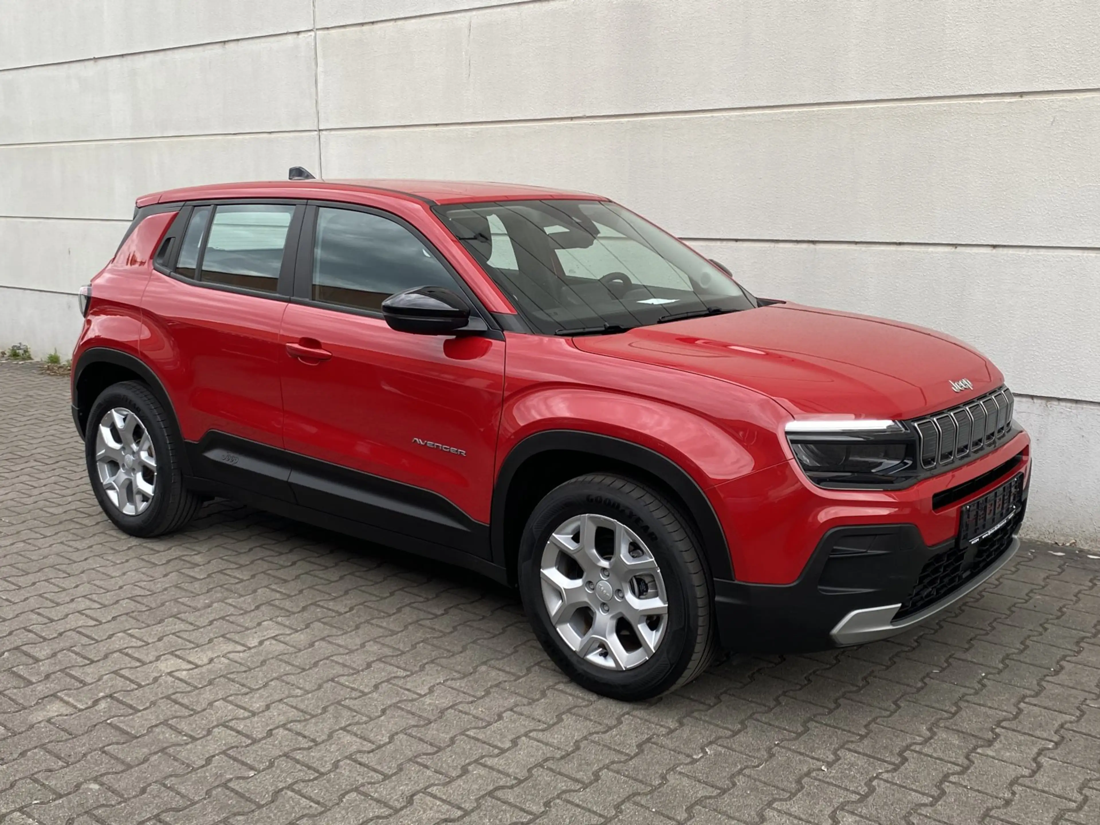 Jeep Avenger Elektro Altitude 54 kWh ACC Shz Tmat Alu17 CarPlay — photo 6