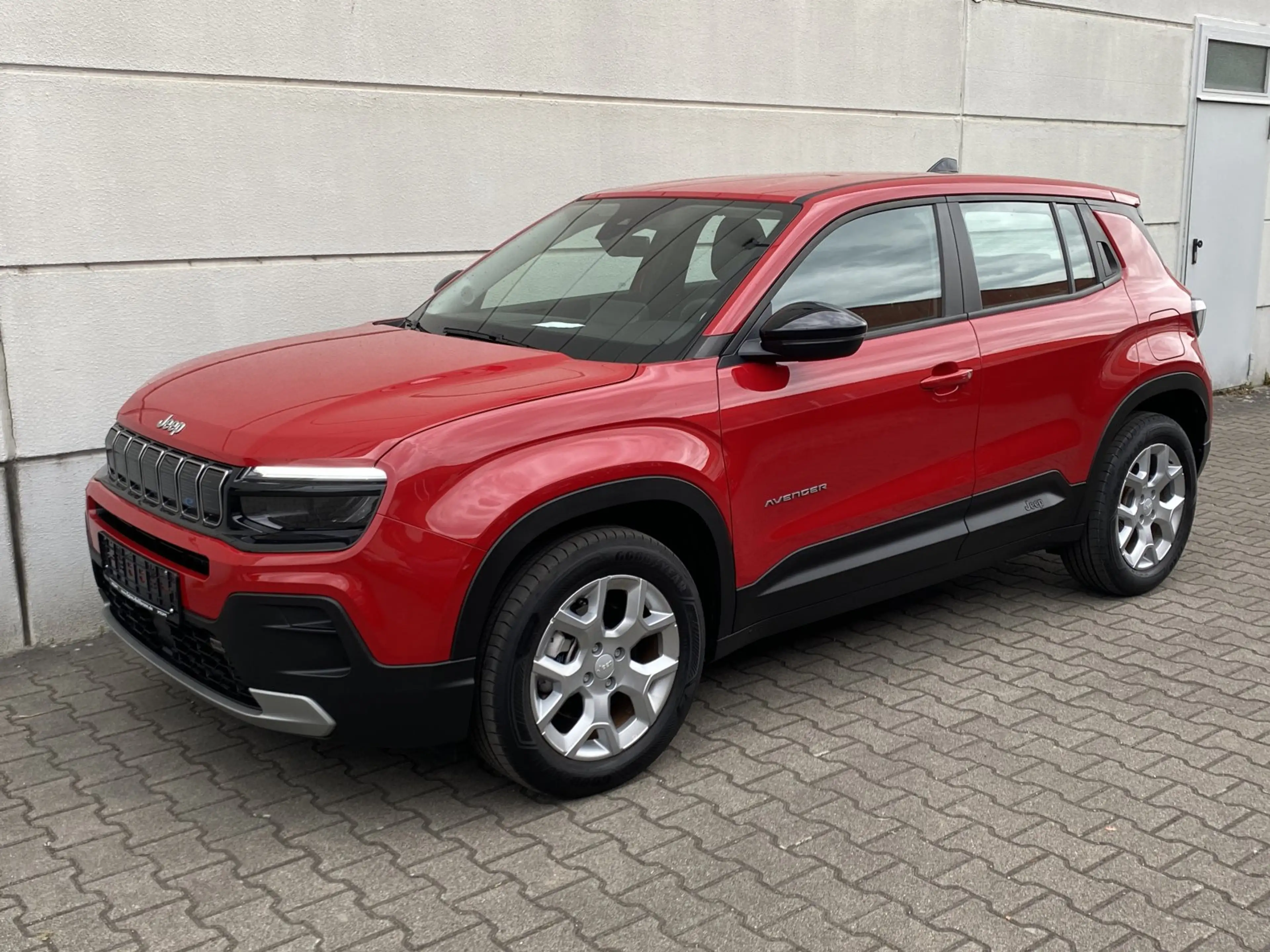 Jeep Avenger Elektro Altitude 54 kWh ACC Shz Tmat Alu17 CarPlay — photo 2