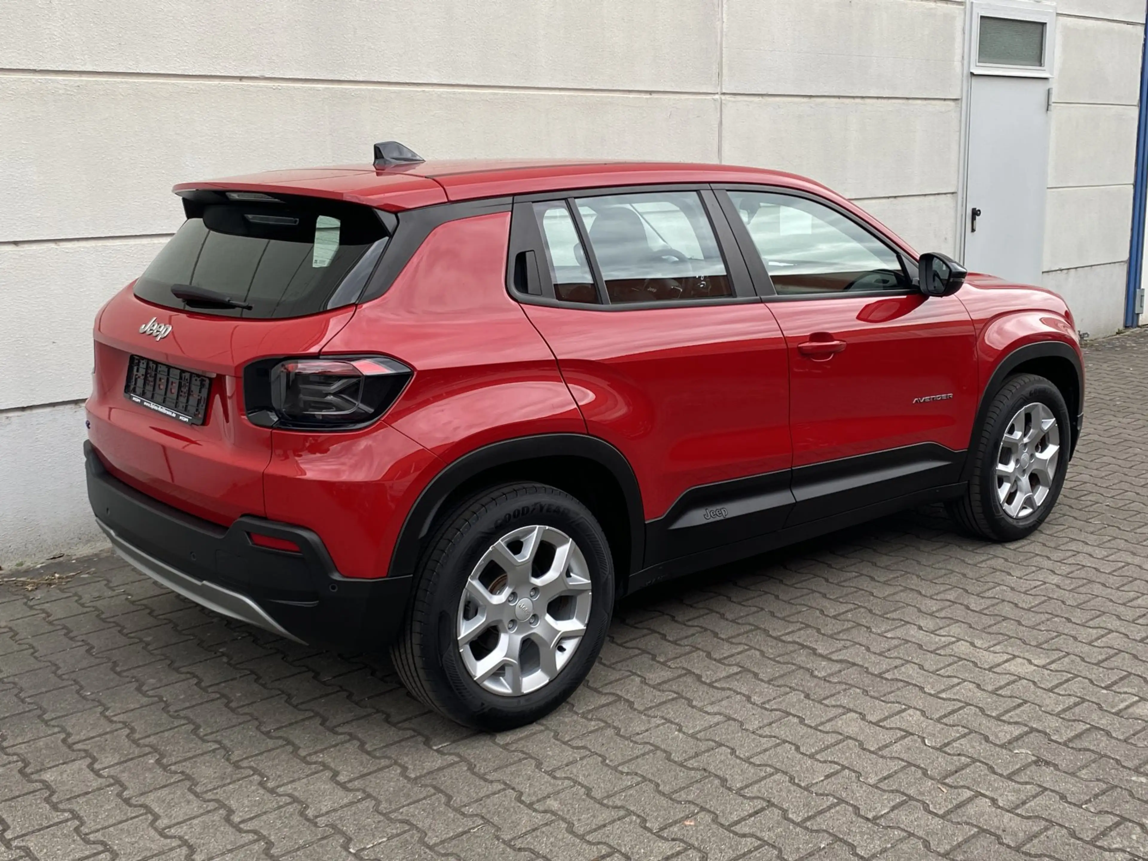 Jeep Avenger Elektro Altitude 54 kWh ACC Shz Tmat Alu17 CarPlay — photo 3