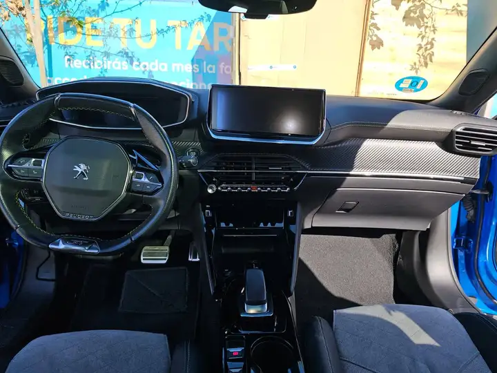 Peugeot 2008 GT Pack Eléctrico 2020, foto 17