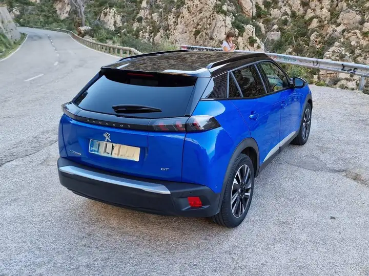 Peugeot 2008 GT Pack Eléctrico 2020, foto 3