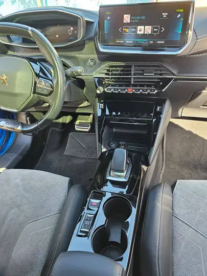 Peugeot 2008 GT Pack Eléctrico 2020, foto 21