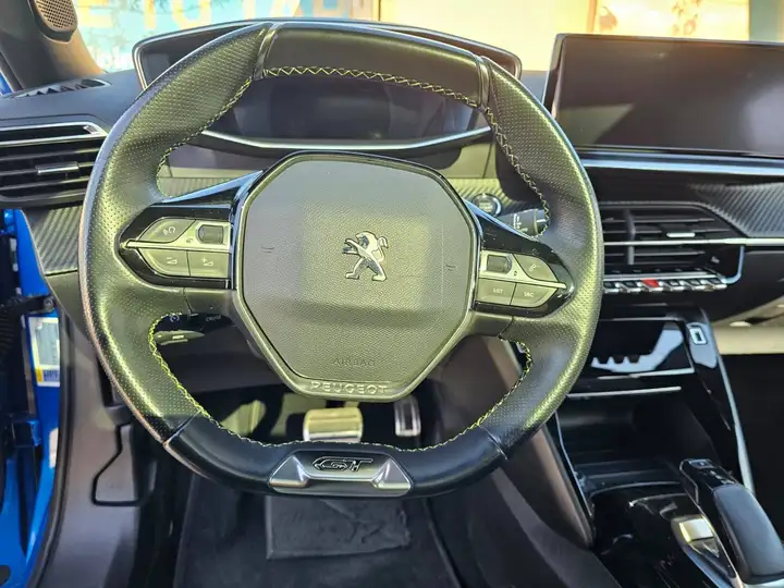 Peugeot 2008 GT Pack Eléctrico 2020, foto 18