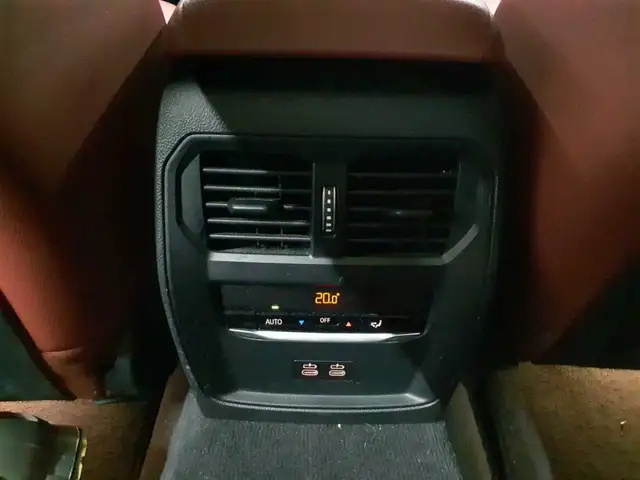BMW 3 Series view 7