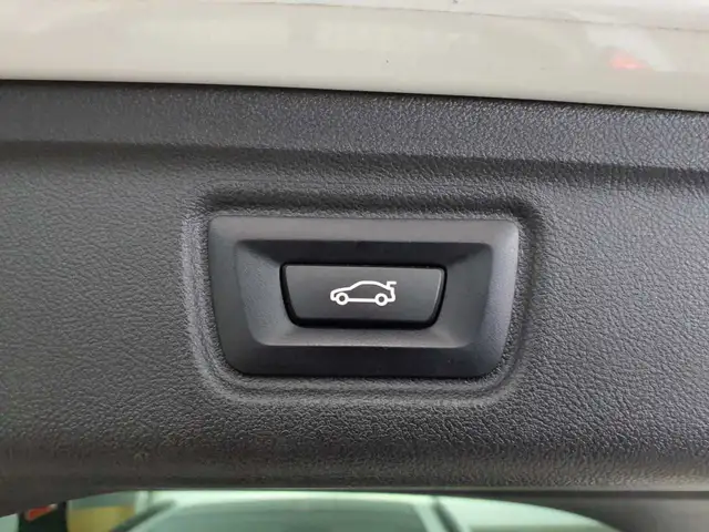 BMW 3 Series view 12