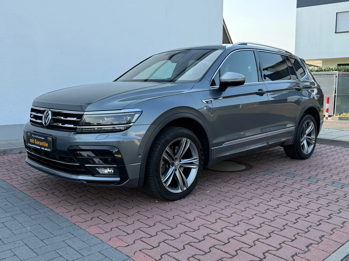 Volkswagen Tiguan Allspace Highline 4Motion R LINE Grau - 1
