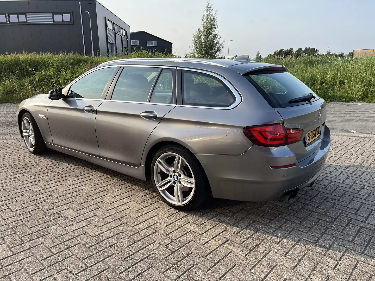 BMW 528 528xi High Executive “nieuwe distributieketting Šedá - 2