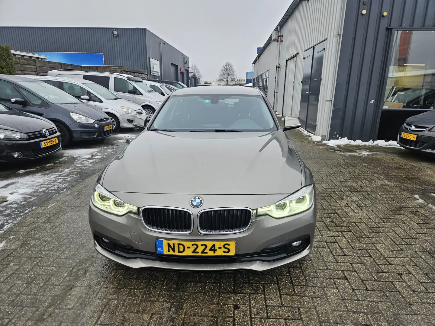 BMW 320 3-serie Touring 320d EDE Centennial Executive Grau - 2