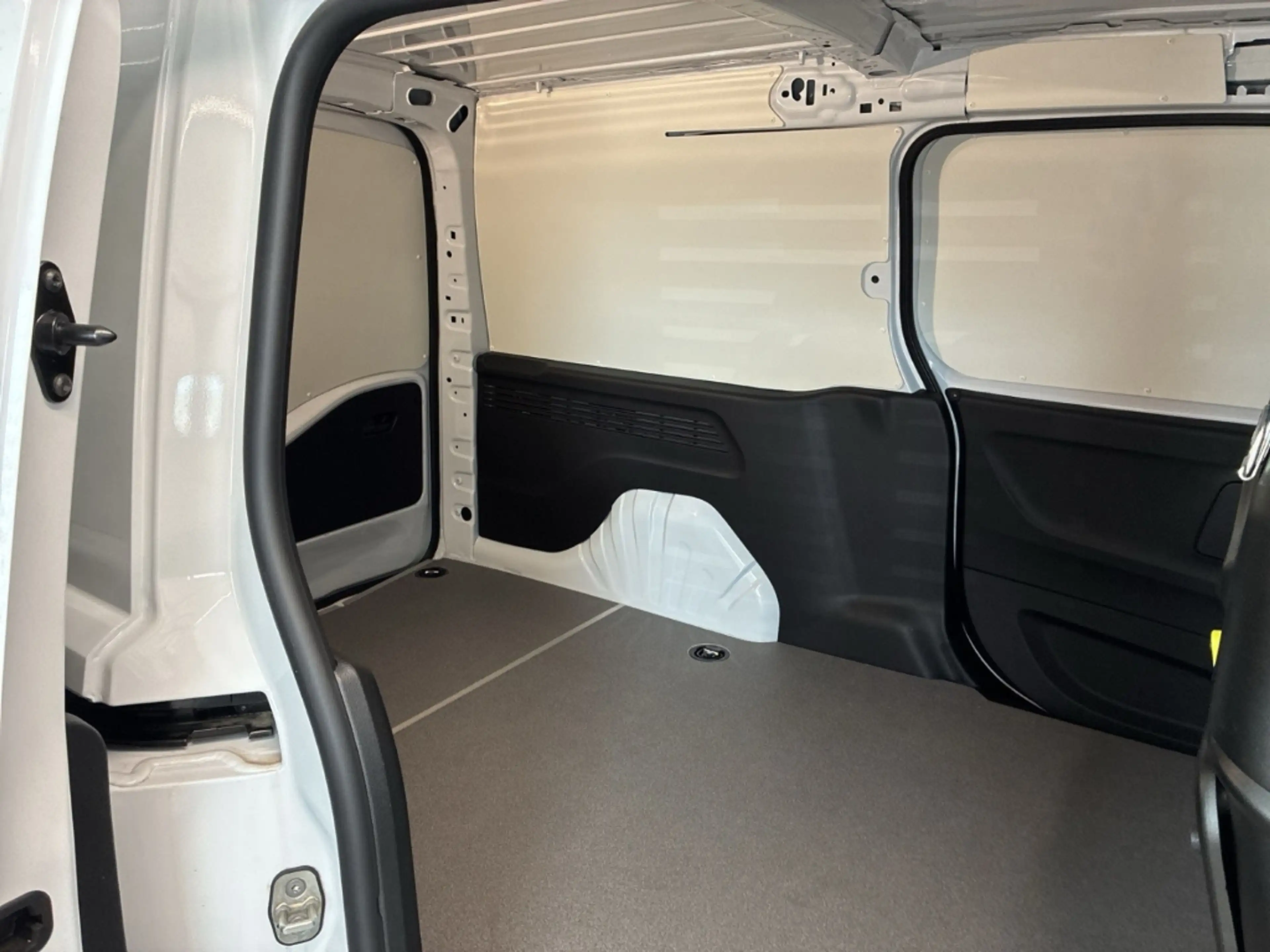 Fiat Doblo Kasten 1.5 BlueHDI130 XL (L2) AHK 2xSchiebetür SHZ — photo 8