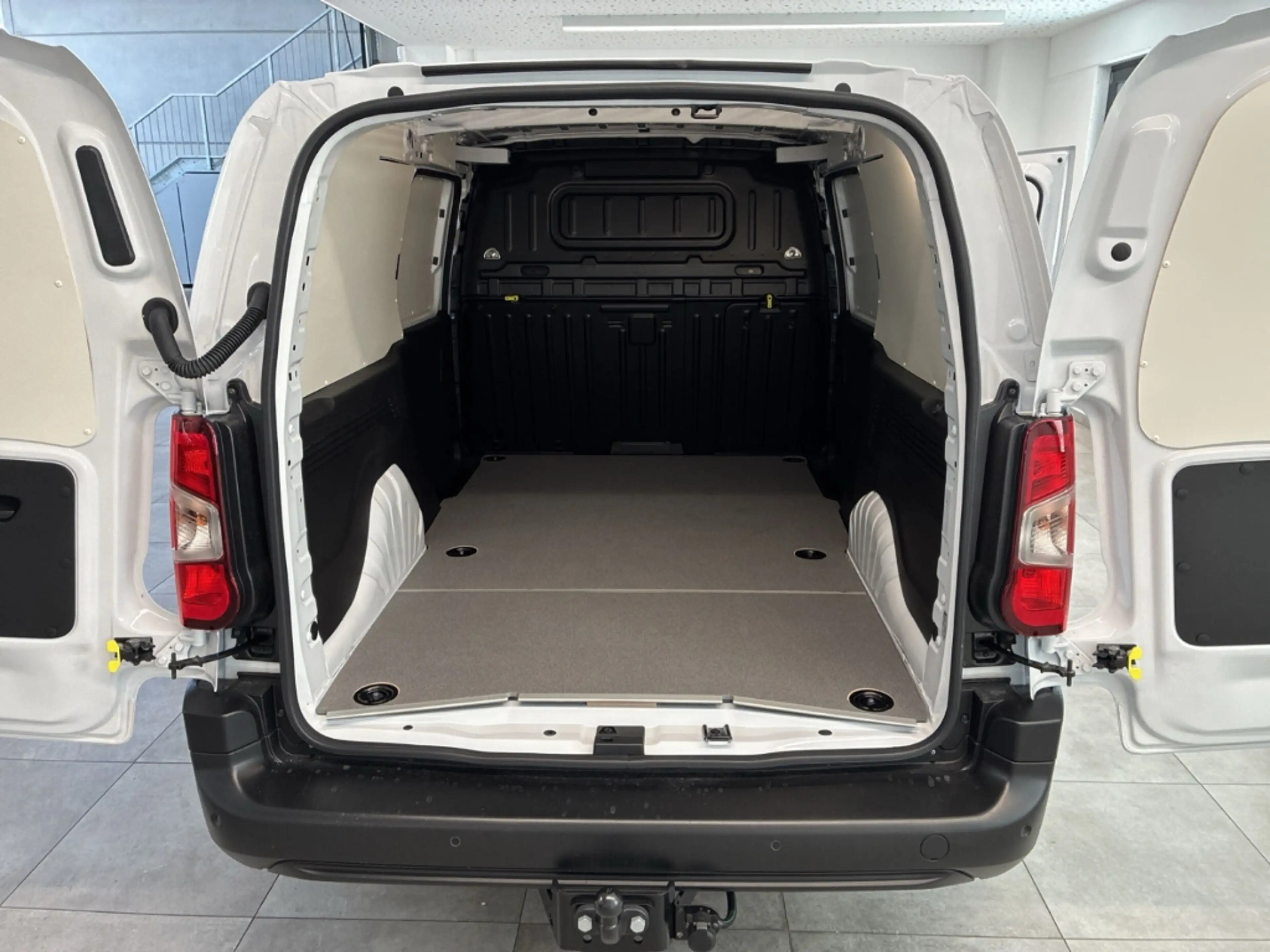 Fiat Doblo Kasten 1.5 BlueHDI130 XL (L2) AHK 2xSchiebetür SHZ — photo 6