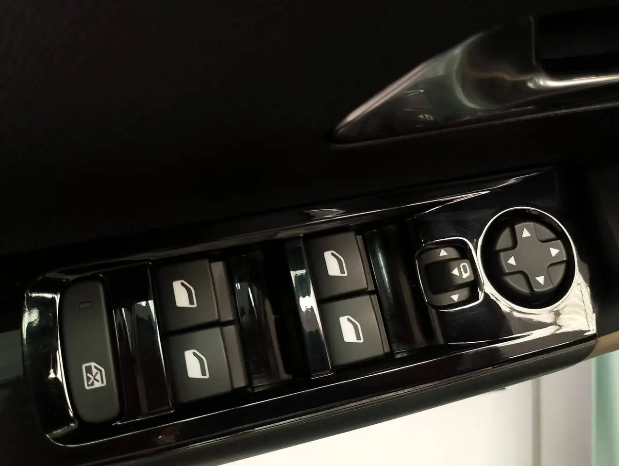 Lancia Ypsilon 2025 — фото 6