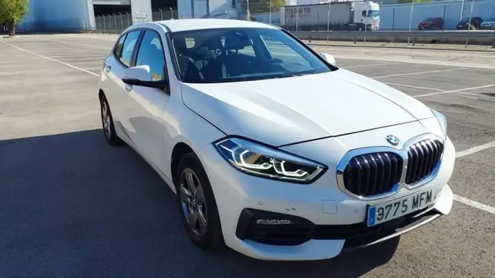 BMW Serie 1 116d (F40) 2023, foto 4