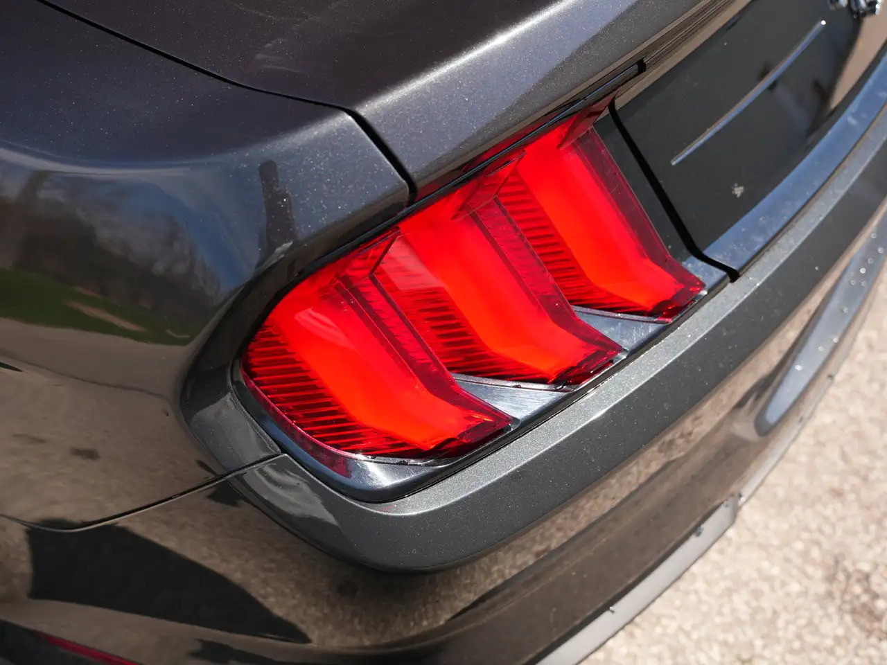 Ford Mustang снимка Ford Mustang