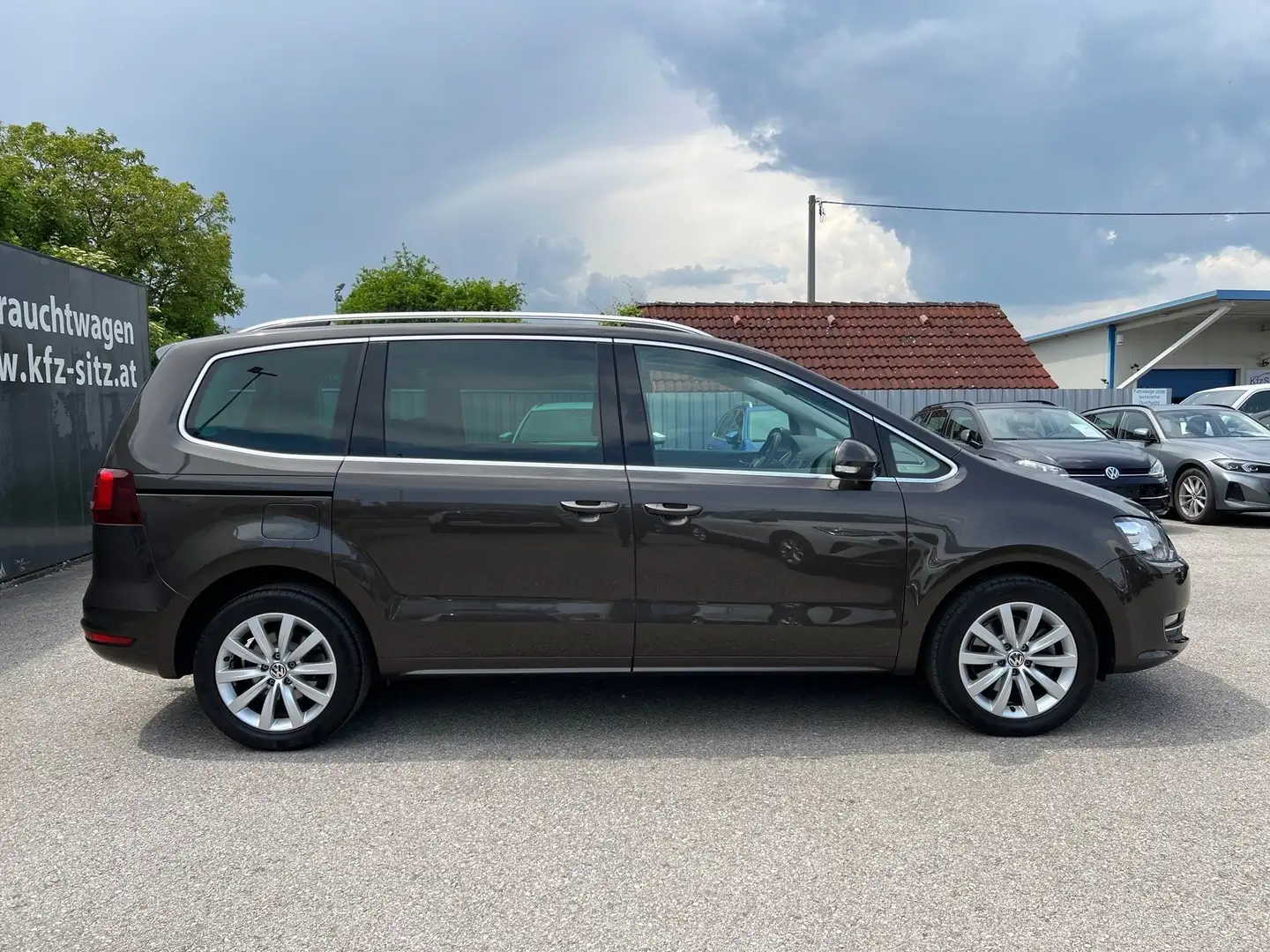 Volkswagen Sharan Highline 2,0 TDI DSG 7 Sitze | DYNAUDIO*AHK*ACC Maro - 2