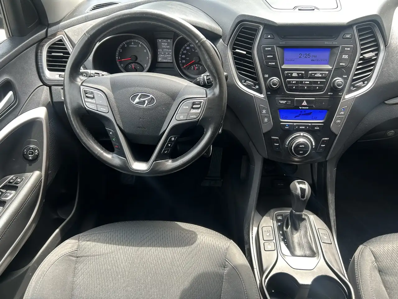 Hyundai SANTA FE снимка Hyundai SANTA FE
