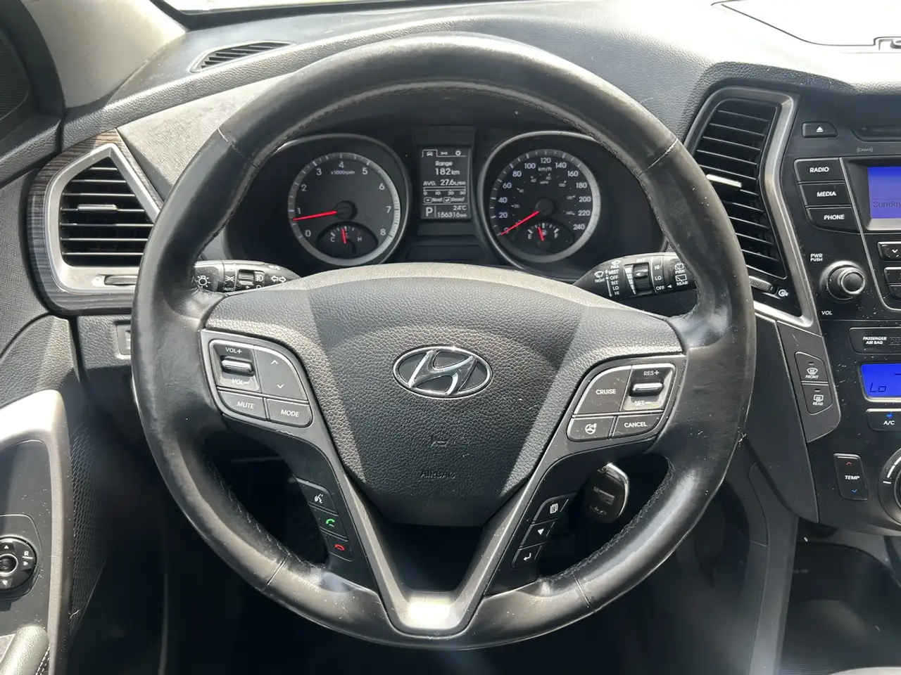 Hyundai SANTA FE снимка Hyundai SANTA FE
