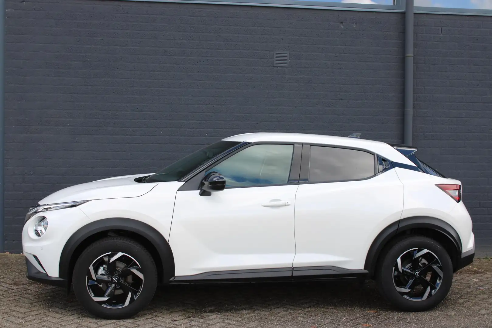 Nissan Juke DIG-T 114 PK N-Connecta DCT AUTOMAAT/Navi/Camera/C Wit - 2