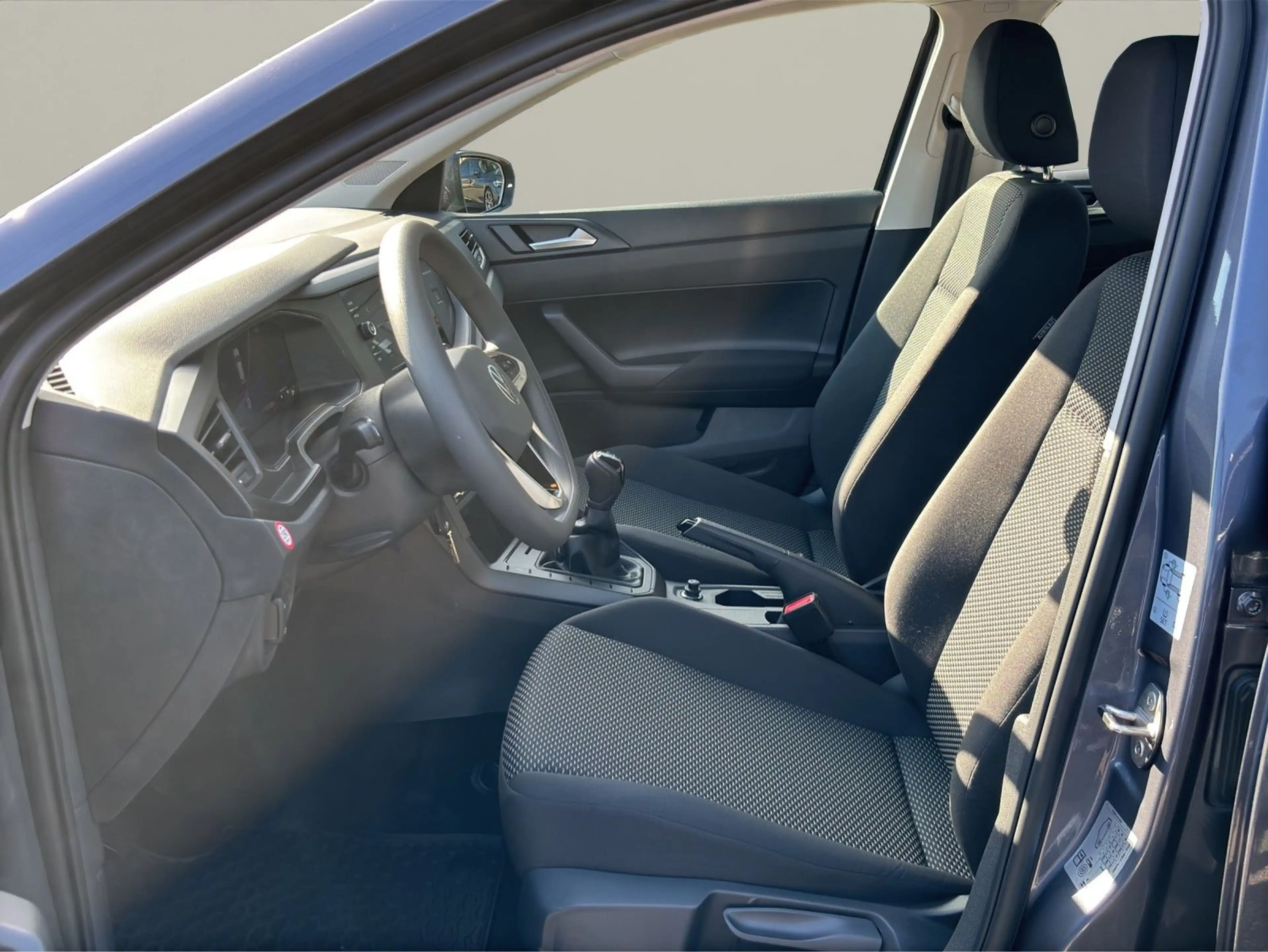 Volkswagen Polo VI 1.0 ALLWETTER PDC APP-Connect LED — photo 14