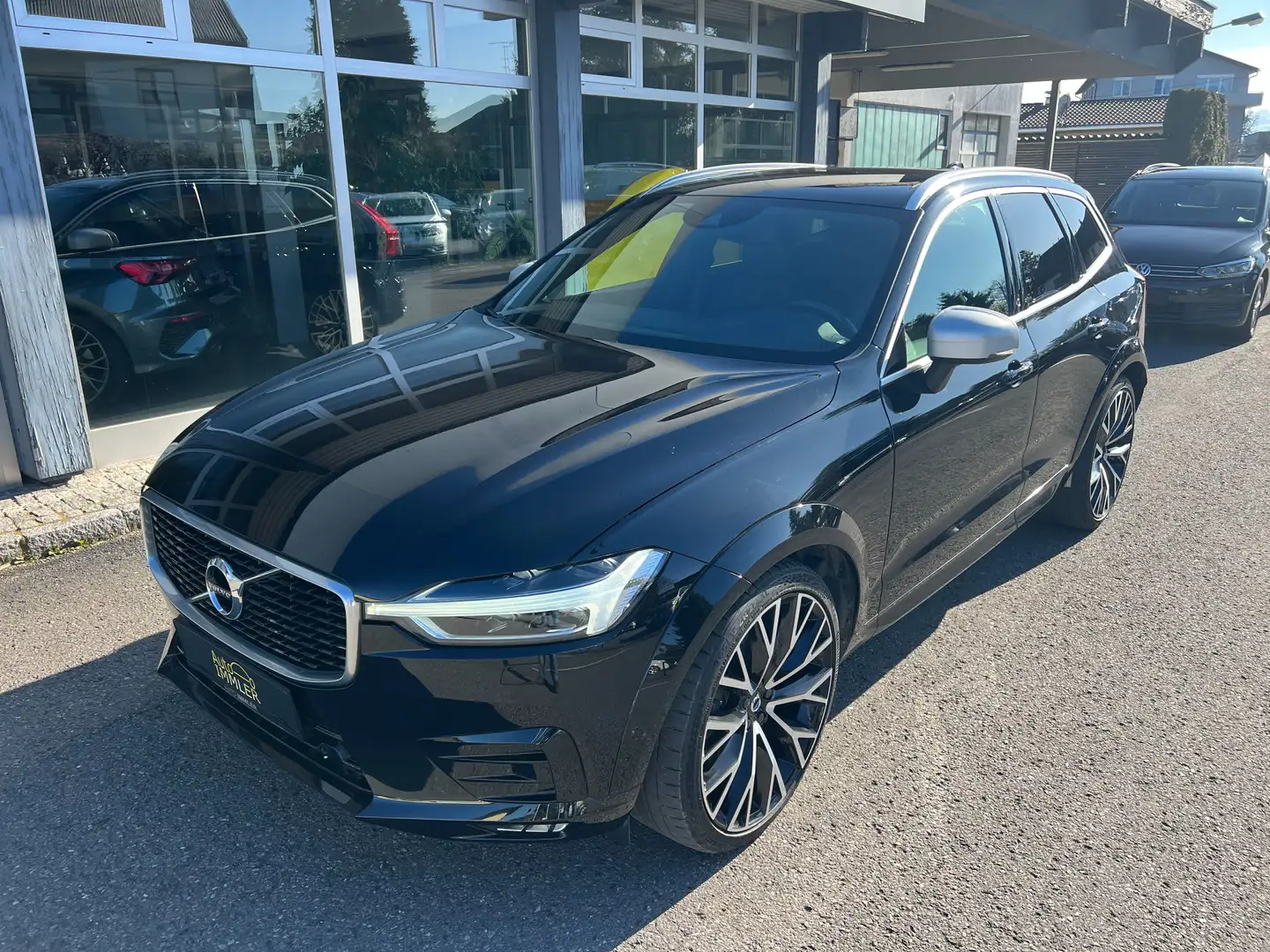 Volvo XC60 XC60*R-DESIGN*AWD*22-ZOLL*HARMAN KARDON*AHK* Schwarz - 1