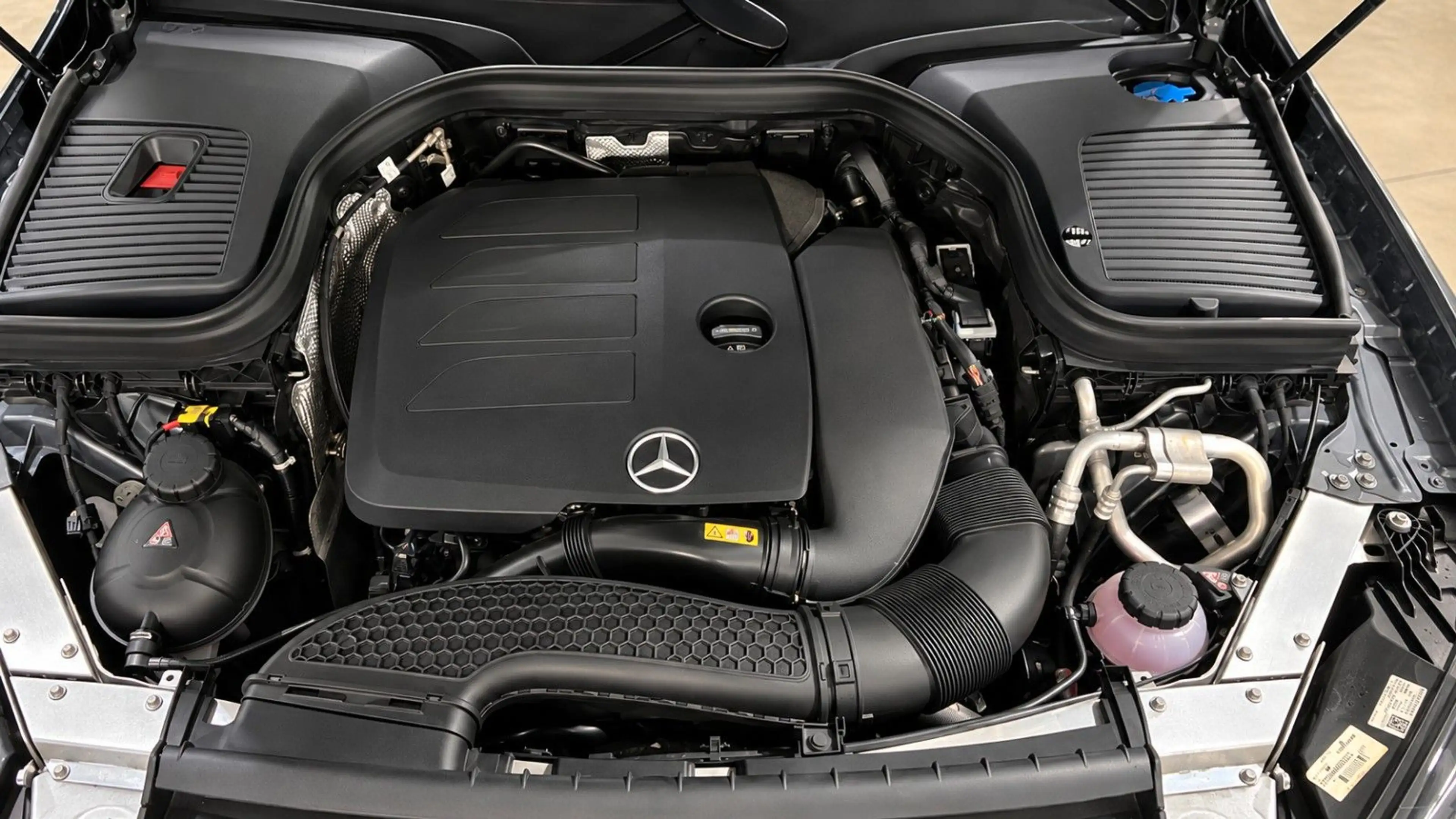 Mercedes-Benz GLC 200 4Matic Coupe AMG-LINE|NIGHT|BURMESTER — photo 12