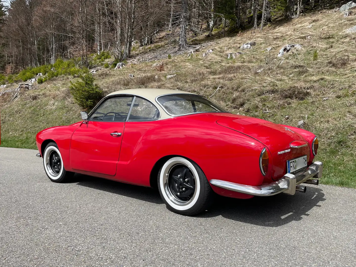 Volkswagen Karmann Ghia Roşu - 2