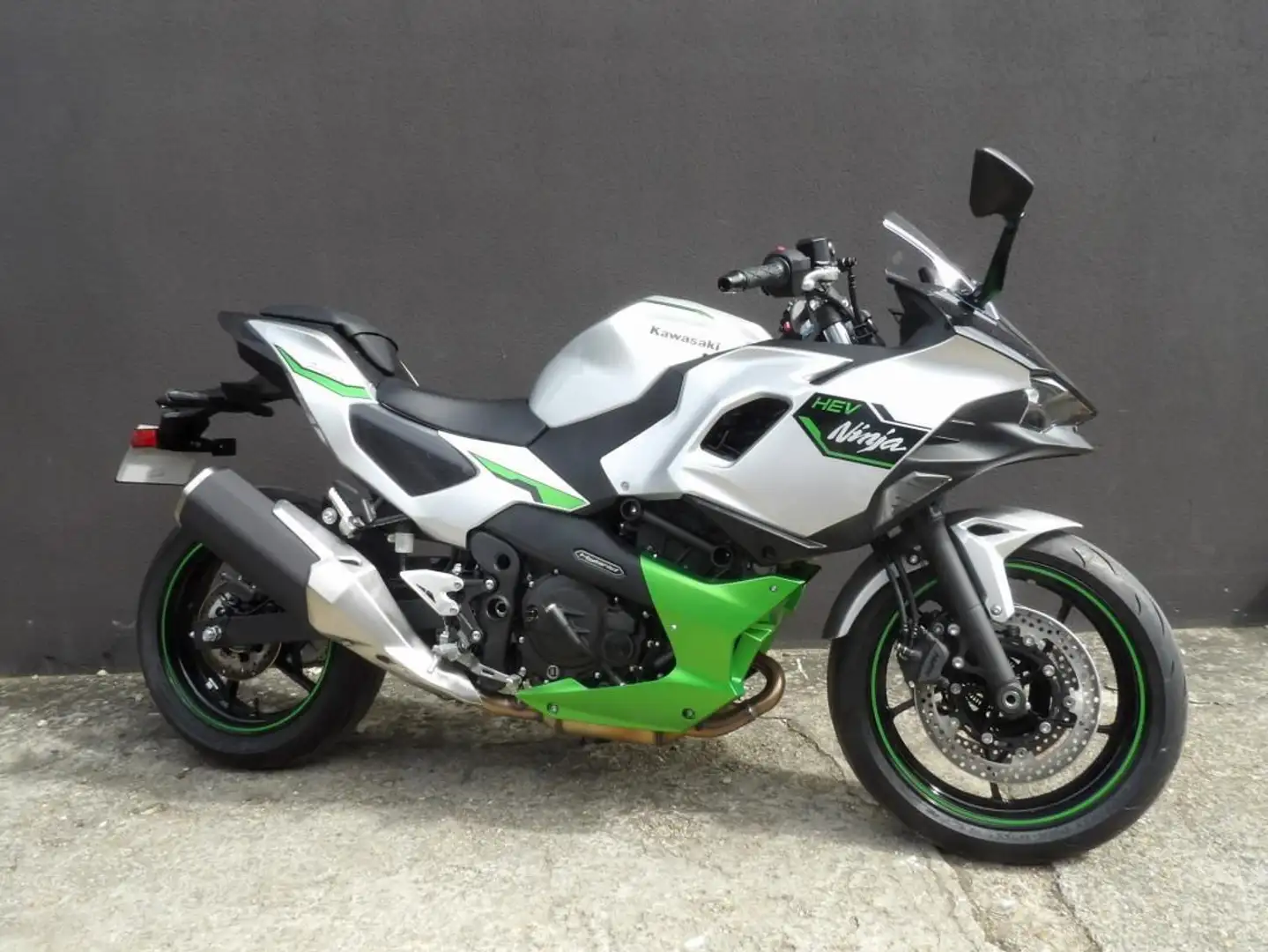 Kawasaki Ninja 7 Hybrid - 2