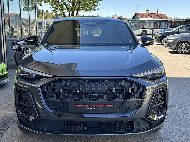 Audi Q5 TFSI e-Hybrid 220kW PHEV quattro S-tronic Ansicht 4