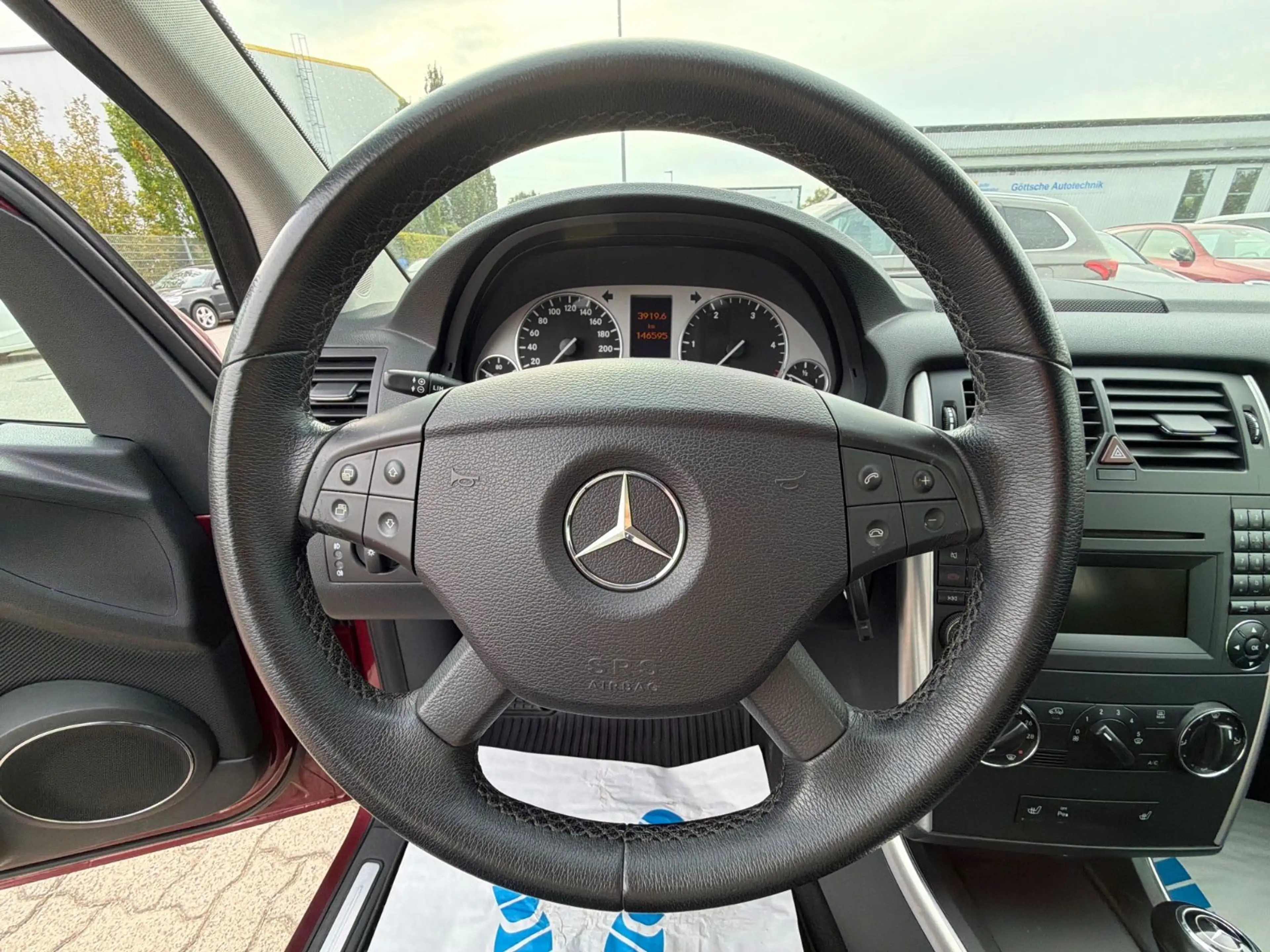 Mercedes-Benz B 200 AHK/TEMP/SHZ — photo 14