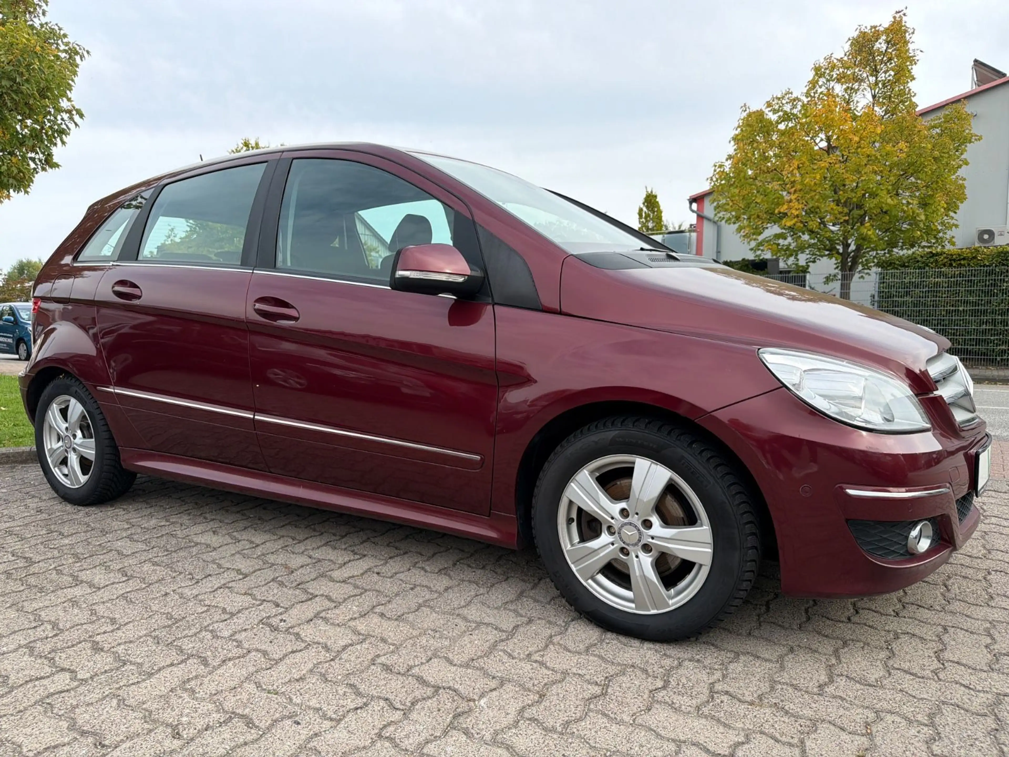 Mercedes-Benz B 200 AHK/TEMP/SHZ — photo 3