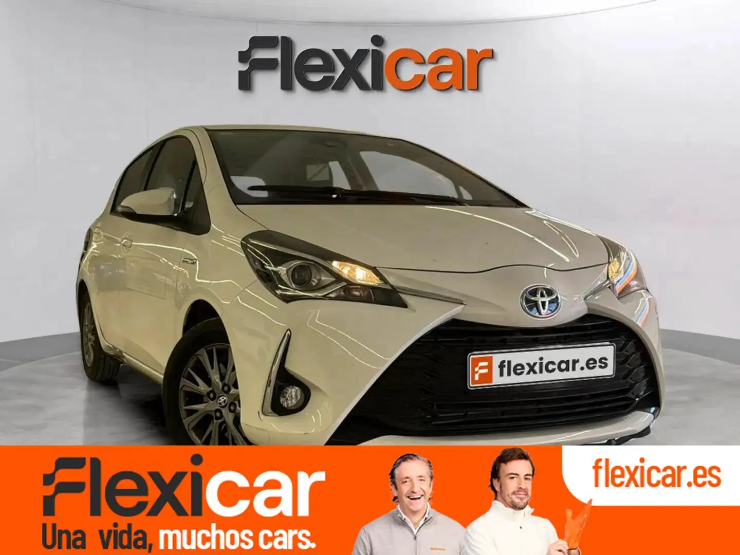 Toyota Yaris 1.5 100H Active Wit - 1