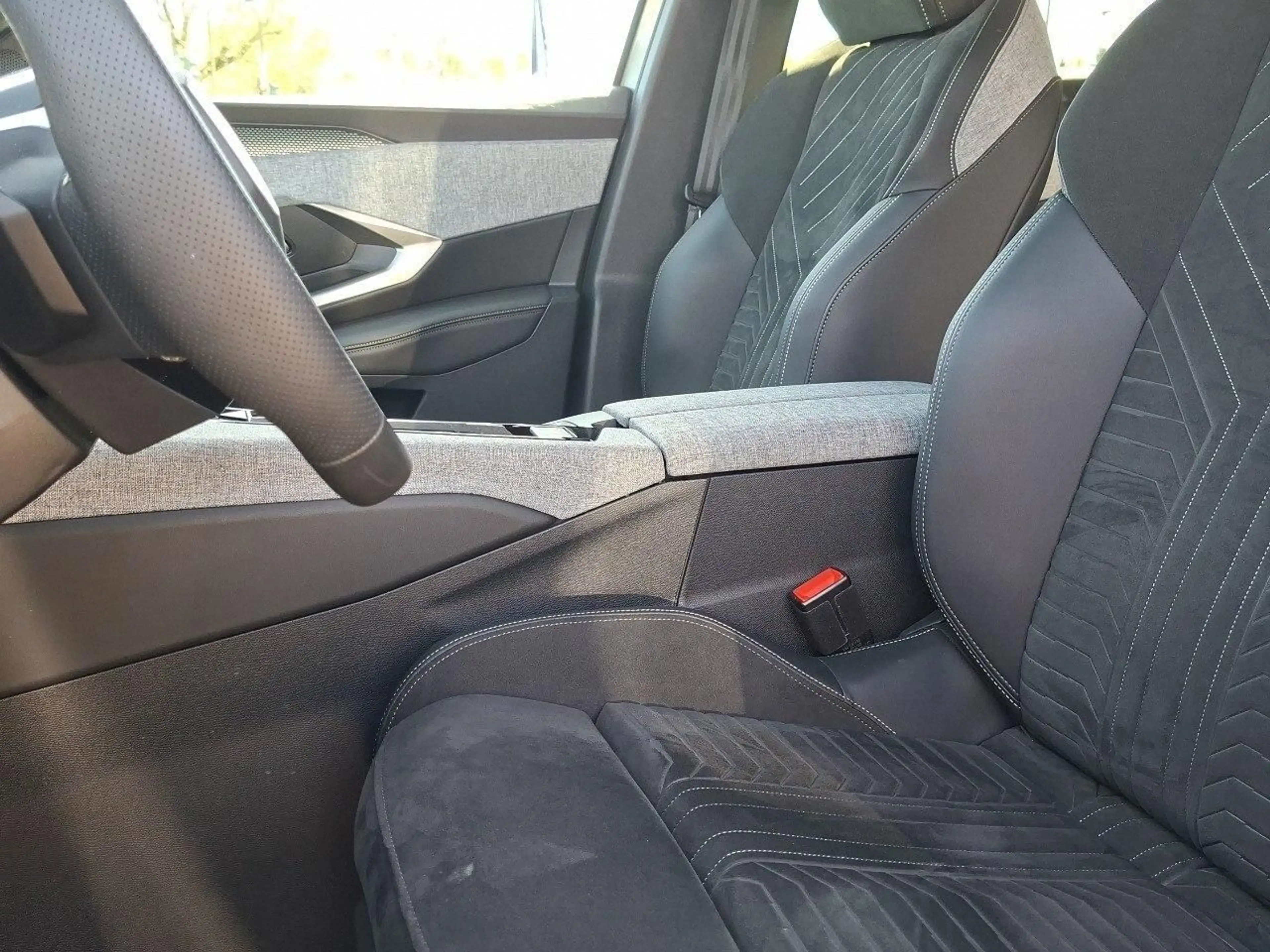 Peugeot 3008 GT, Hybrid 145 E-DCS6,SHZ, Matrix LED — photo 9
