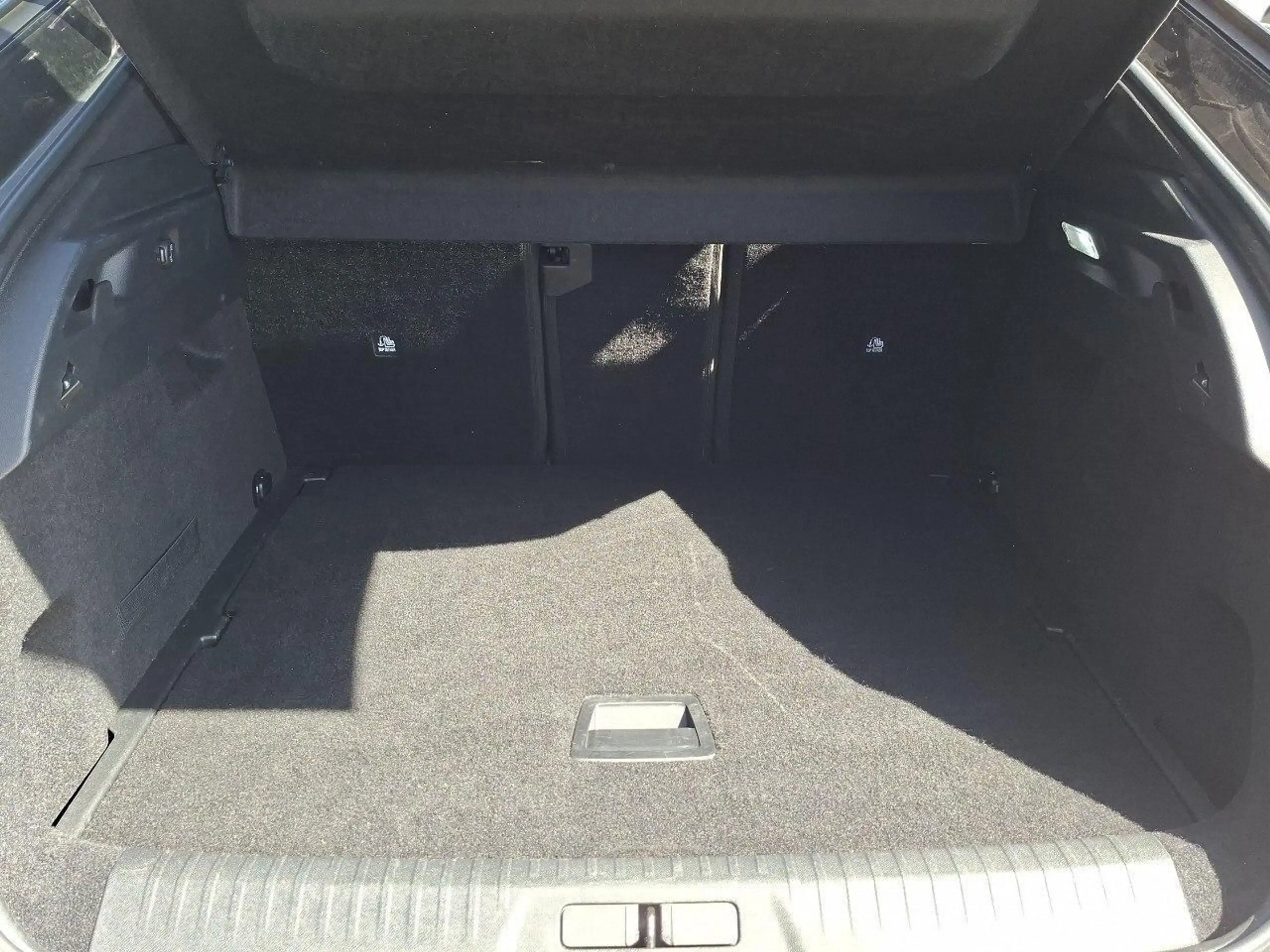 Peugeot 3008 GT, Hybrid 145 E-DCS6,SHZ, Matrix LED — photo 6